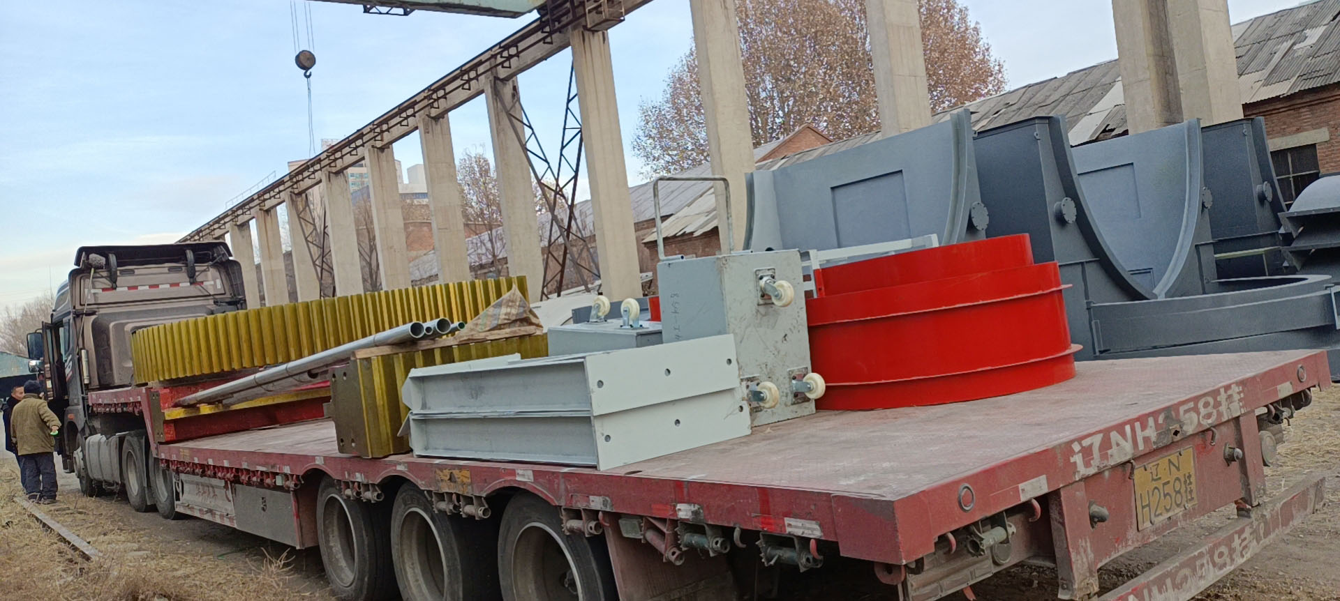 信陽鋼鐵發(fā)貨收尾