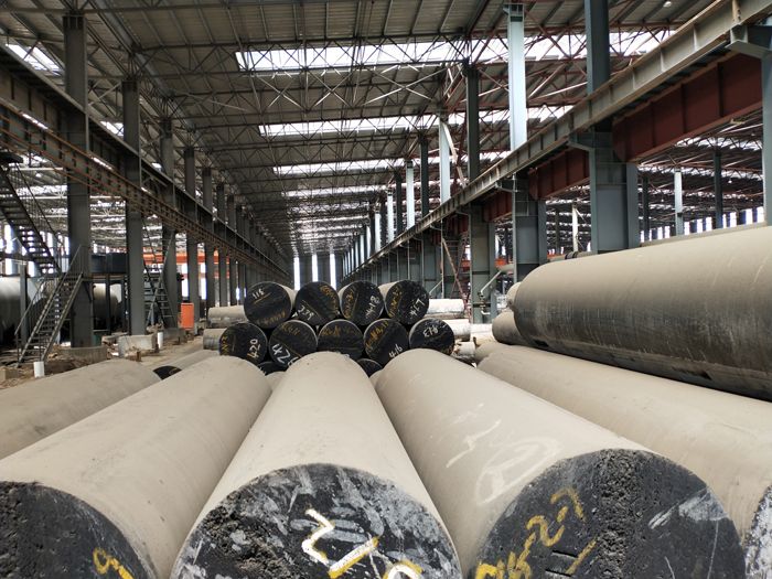 內(nèi)蒙古自治區(qū)黨委書記石泰峰到吉蒙炭素調(diào)研 內(nèi)蒙古自治區(qū)黨委書記石泰峰到吉蒙炭素調(diào)研