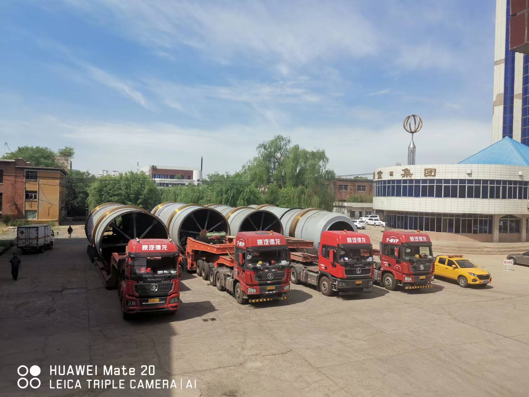 4臺混合機(jī)整裝待發(fā)